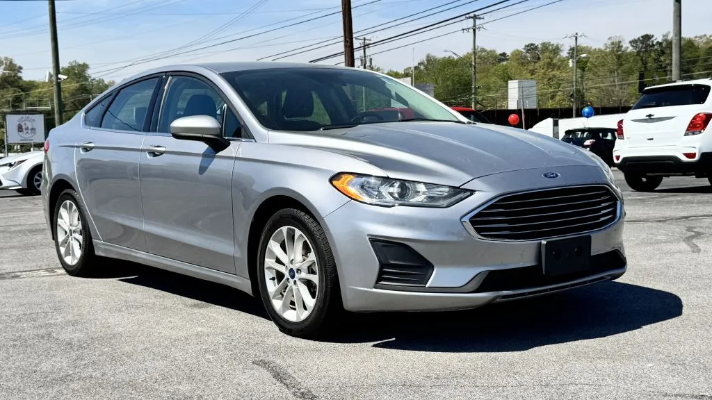 Silver 2020 FORD FUSION SE for sale in Knoxville, TN