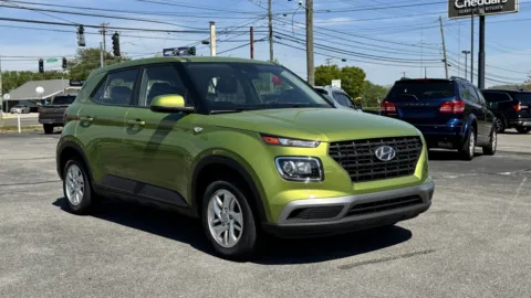 Green 2022 HYUNDAI VENUE SE for sale in Knoxville, TN