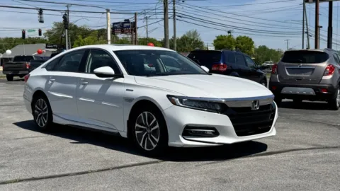 White 2019 HONDA ACCORD TOURING HYBRID for sale in Knoxville, TN