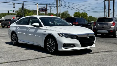 White 2019 HONDA ACCORD TOURING HYBRID for sale in Knoxville, TN