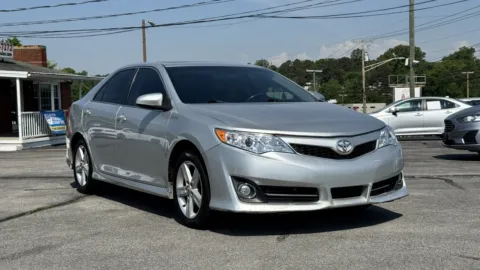 Silver 2013 TOYOTA CAMRY SE for sale in Knoxville, TN