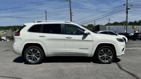 Photos of 2019 JEEP CHEROKEE OVERLAND for sale in Knoxville, TN at Hilltop Car Sales