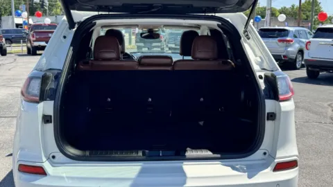 More photos of 2019 JEEP CHEROKEE OVERLAND at Hilltop Car Sales, TN