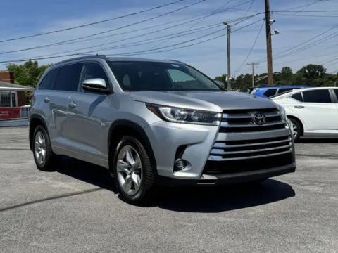 Silver 2019 TOYOTA HIGHLANDER LIMITED for sale in Knoxville, TN