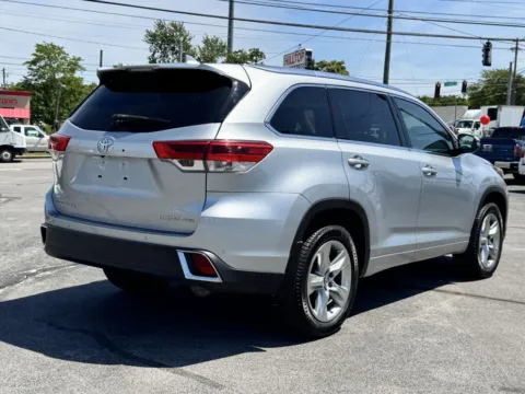 Another view of 2019 TOYOTA HIGHLANDER LIMITED for sale in Knoxville, TN at Hilltop Car Sales
