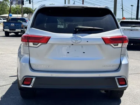 More photos of 2019 TOYOTA HIGHLANDER LIMITED at Hilltop Car Sales, TN