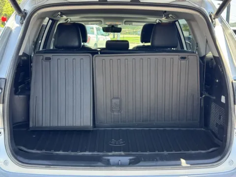 More photos of 2019 TOYOTA HIGHLANDER LIMITED at Hilltop Car Sales, TN