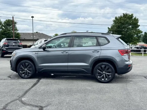 More photos of 2022 VOLKSWAGEN TAOS at Hilltop Car Sales, TN