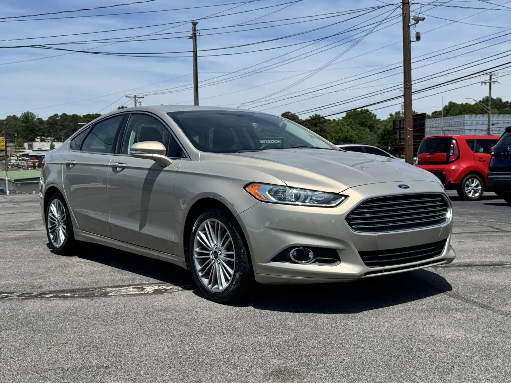 2015 Ford Fusion SE FWD's photo