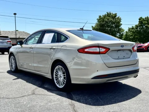 More photos of 2015 FORD FUSION SE at Hilltop Car Sales, TN