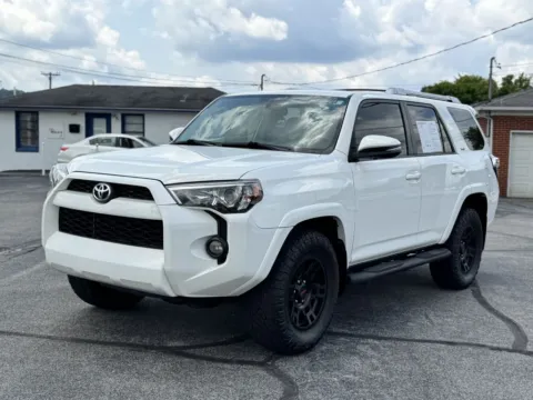 More photos of 2018 TOYOTA 4RUNNER SR5 at Hilltop Car Sales, TN