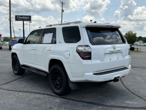 More photos of 2018 TOYOTA 4RUNNER SR5 at Hilltop Car Sales, TN