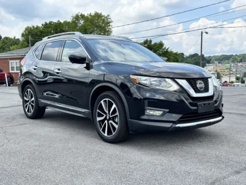 Black 2020 NISSAN ROGUE SL for sale in Knoxville, TN