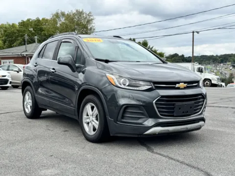 Gray 2018 CHEVROLET TRAX 1LT for sale in Knoxville, TN