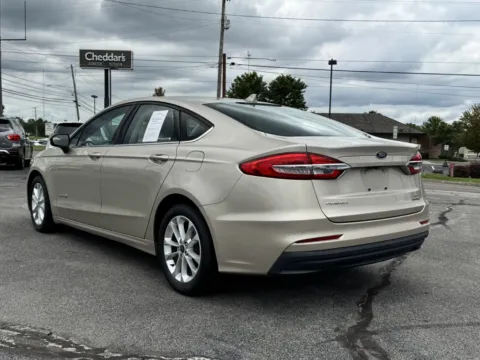 More photos of 2019 FORD FUSION SE at Hilltop Car Sales, TN