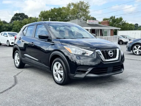Black 2020 NISSAN KICKS for sale in Knoxville, TN