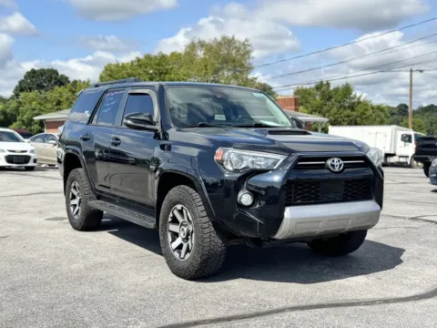 Black 2020 TOYOTA 4RUNNER SR5/SR5 PREMIUM for sale in Knoxville, TN