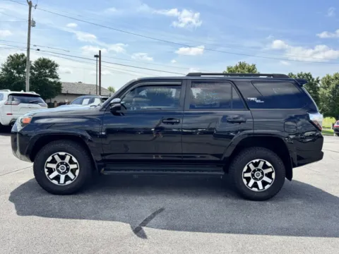 More photos of 2020 TOYOTA 4RUNNER SR5/SR5 PREMIUM at Hilltop Car Sales, TN