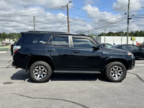 More photos of 2020 TOYOTA 4RUNNER SR5/SR5 PREMIUM at Hilltop Car Sales, TN