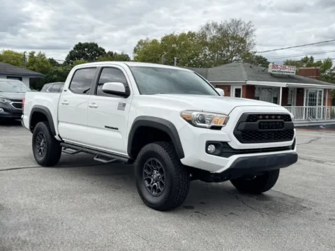 White 2017 TOYOTA TACOMA DOUBLE CAB for sale in Knoxville, TN