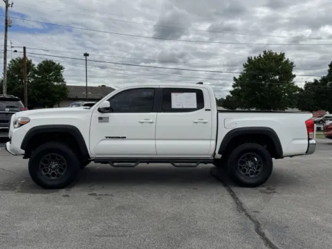 More photos of 2017 TOYOTA TACOMA DOUBLE CAB at Hilltop Car Sales, TN