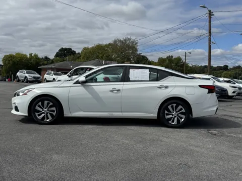 More photos of 2021 NISSAN ALTIMA S at Hilltop Car Sales, TN