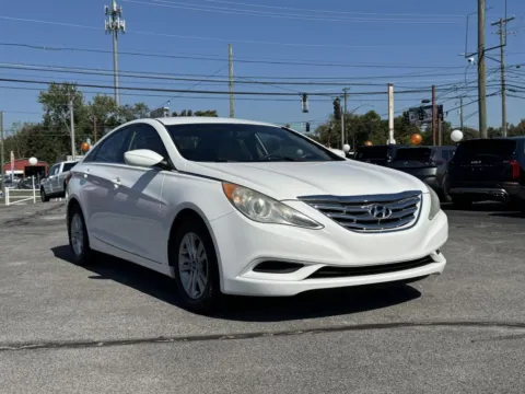 White 2012 HYUNDAI SONATA GLS for sale in Knoxville, TN