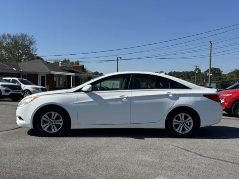 More photos of 2012 HYUNDAI SONATA GLS at Hilltop Car Sales, TN