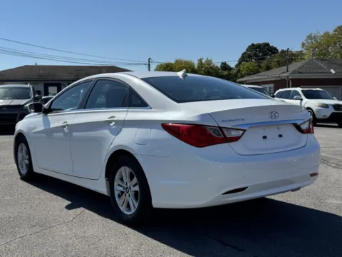 More photos of 2012 HYUNDAI SONATA GLS at Hilltop Car Sales, TN