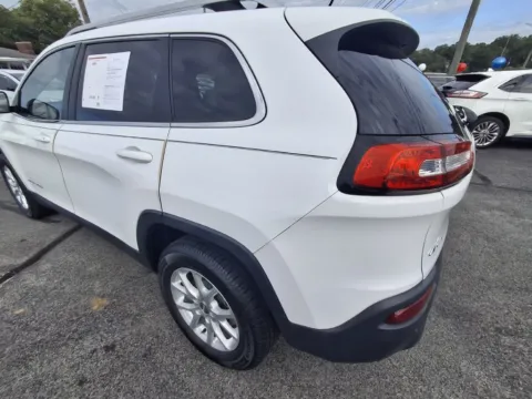 More photos of 2015 JEEP CHEROKEE LATITUDE at Hilltop Car Sales, TN