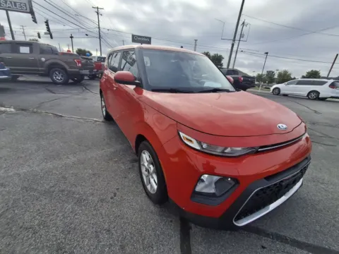 Orange 2020 KIA SOUL LX for sale in Knoxville, TN