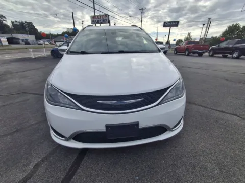 Photos of 2019 CHRYSLER PACIFICA LIMITED for sale in Knoxville, TN at Hilltop Car Sales