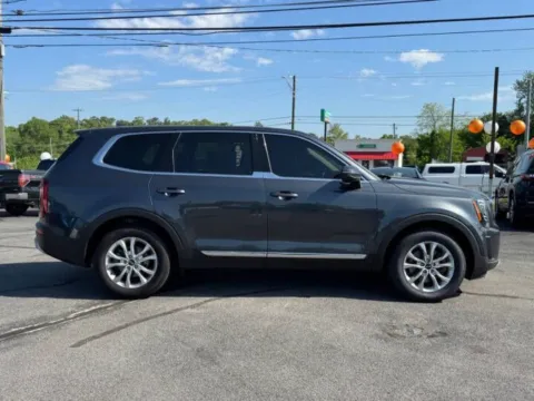 More photos of 2021 KIA TELLURIDE LX at Hilltop Car Sales, TN