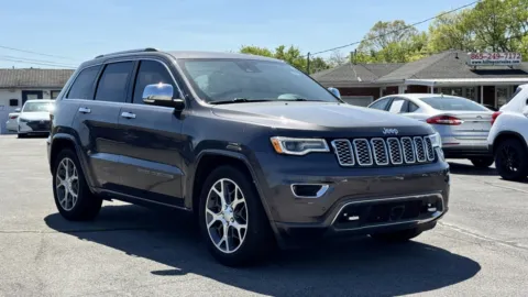 Gray 2021 JEEP GRAND CHEROKEE OVERLAND for sale in Knoxville, TN