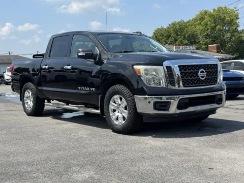 Black 2018 NISSAN TITAN SV for sale in Knoxville, TN