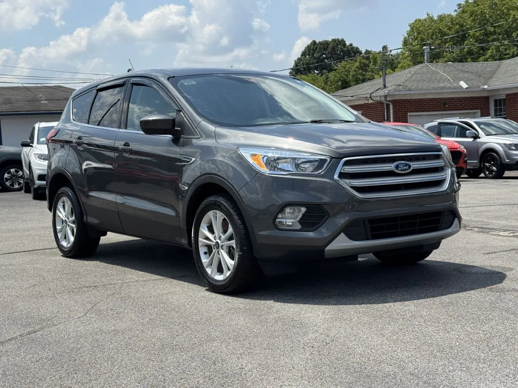 2019 FORD ESCAPE SE