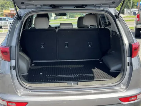 More photos of 2019 KIA SPORTAGE LX at Hilltop Car Sales, TN