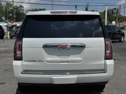 More photos of 2016 GMC YUKON XL DENALI at Hilltop Car Sales, TN