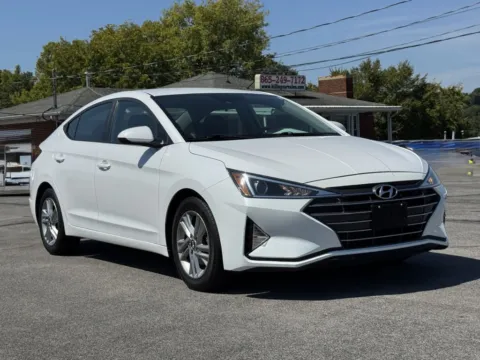 White 2020 HYUNDAI ELANTRA SEL for sale in Knoxville, TN