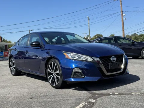Blue 2021 NISSAN ALTIMA SR for sale in Knoxville, TN