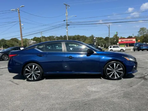 Photos of 2021 NISSAN ALTIMA SR for sale in Knoxville, TN at Hilltop Car Sales