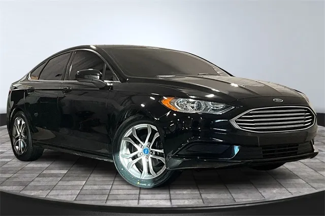 Black 2017 Ford Fusion SE for sale in Roanoke, IN