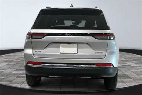 More photos of 2022 Jeep Grand Cherokee Laredo at Southwest Auto Sales, IN