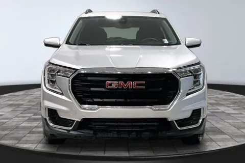 Photos of 2022 GMC Terrain SLE for sale in Roanoke, IN at Southwest Auto Sales