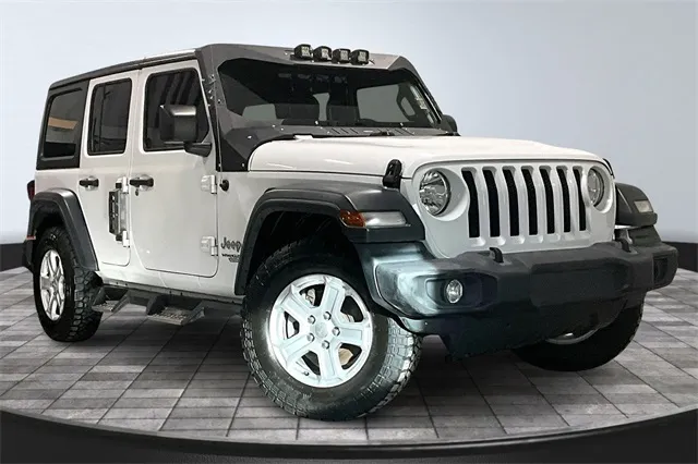 White 2018 Jeep Wrangler Unlimited Sport S for sale in Roanoke, IN