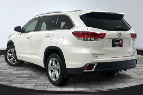 More photos of 2017 Toyota Highlander Limited at Southwest Auto Sales, IN