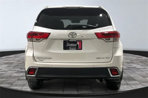 More photos of 2017 Toyota Highlander Limited at Southwest Auto Sales, IN