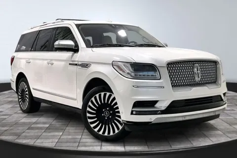 White 2020 Lincoln Navigator Black Label for sale in Roanoke, IN