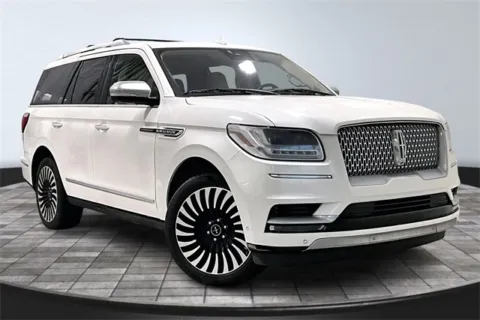 White 2020 Lincoln Navigator Black Label for sale in Roanoke, IN