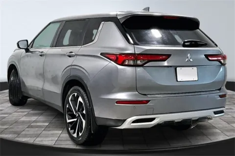 More photos of 2022 Mitsubishi Outlander SE at Southwest Auto Sales, IN